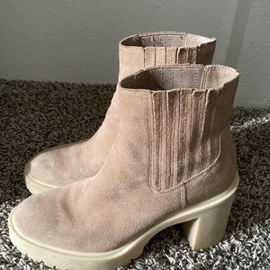 Dolce Vita boots size 8 castor H2O booties